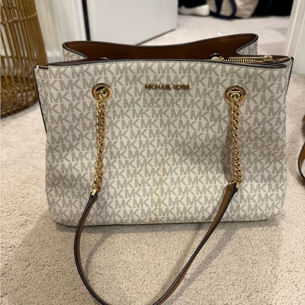 Michael Kors Cream and Gold Shoulder Bag